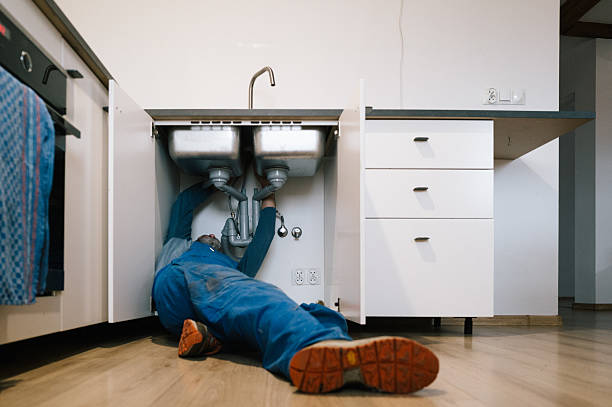 Professional Leak Detection technician working in Newport, TN